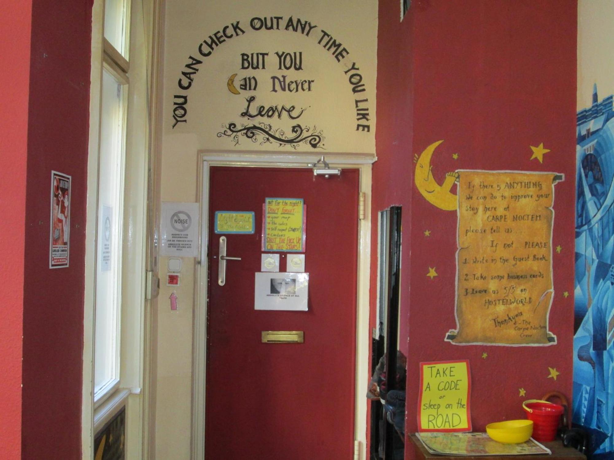 Carpe Noctem Hostel Budapest Exterior photo